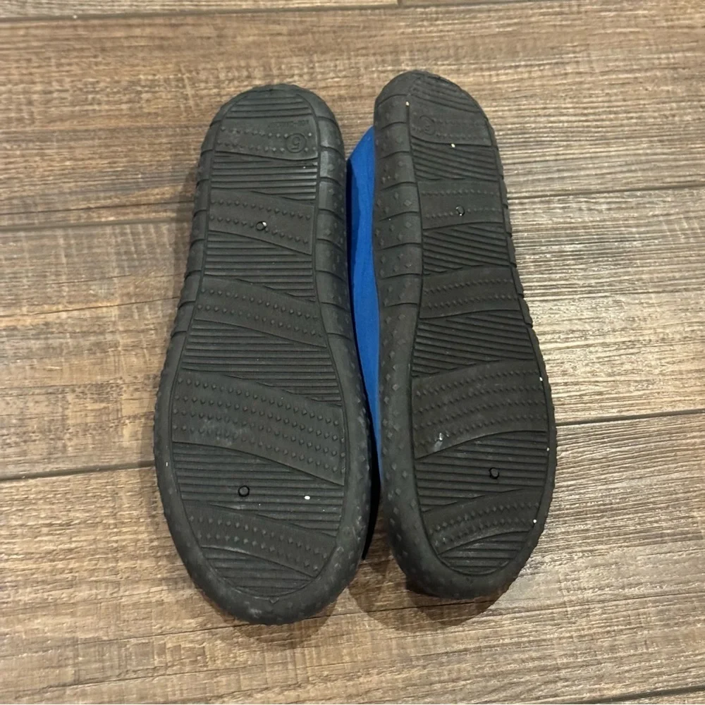 Cat and Jack Boys Water Shoes Swim Quick Dry Light Weight Blue Size 5
